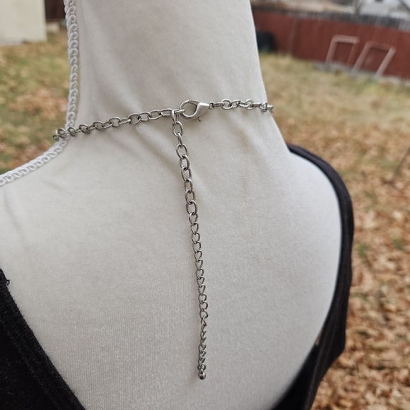textured silver tone teardrop collar necklace - Picture 2 of 2